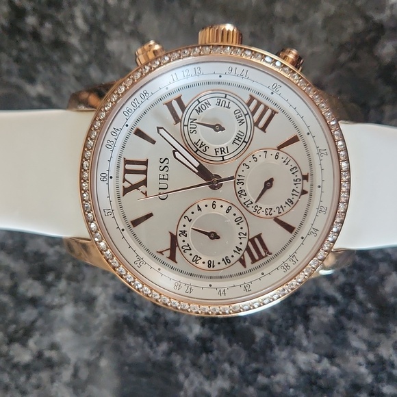 Watch - Picture 2 of 3